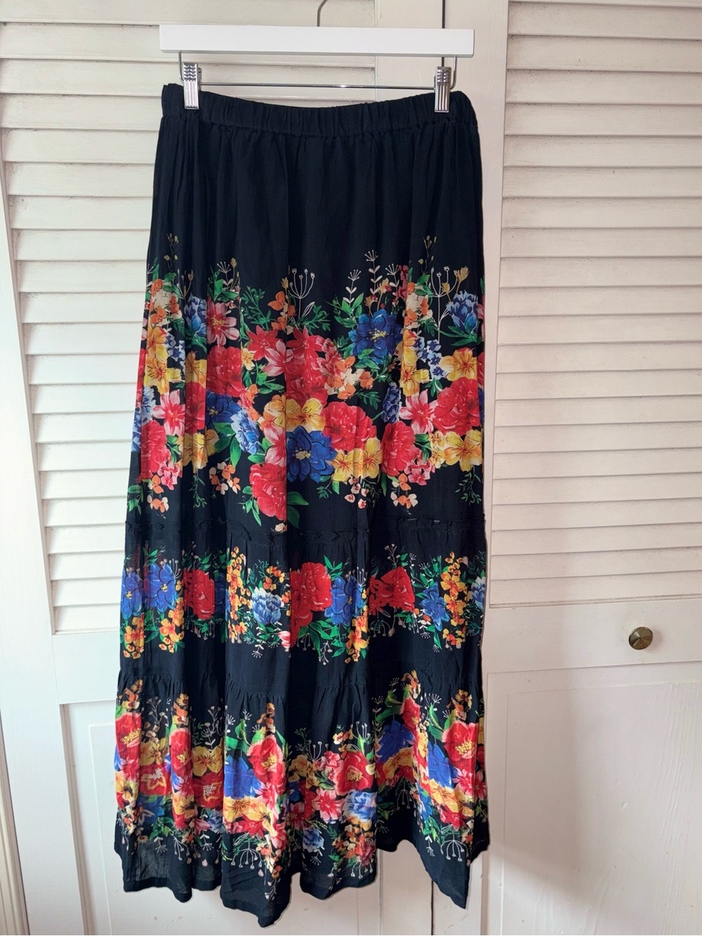 NWT Natural Life Irina Maxi Skirt Painted Garden Red Roses Boho Tiered Floral M - Picture 3 of 5